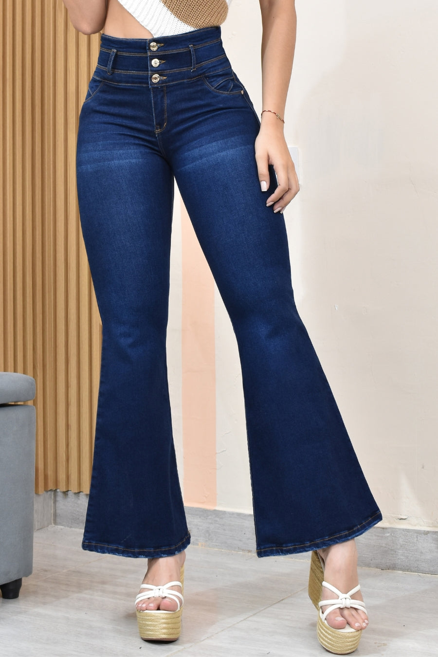 JEANS BOTA CAMPANA LEVANTA COLA REF. B-40762