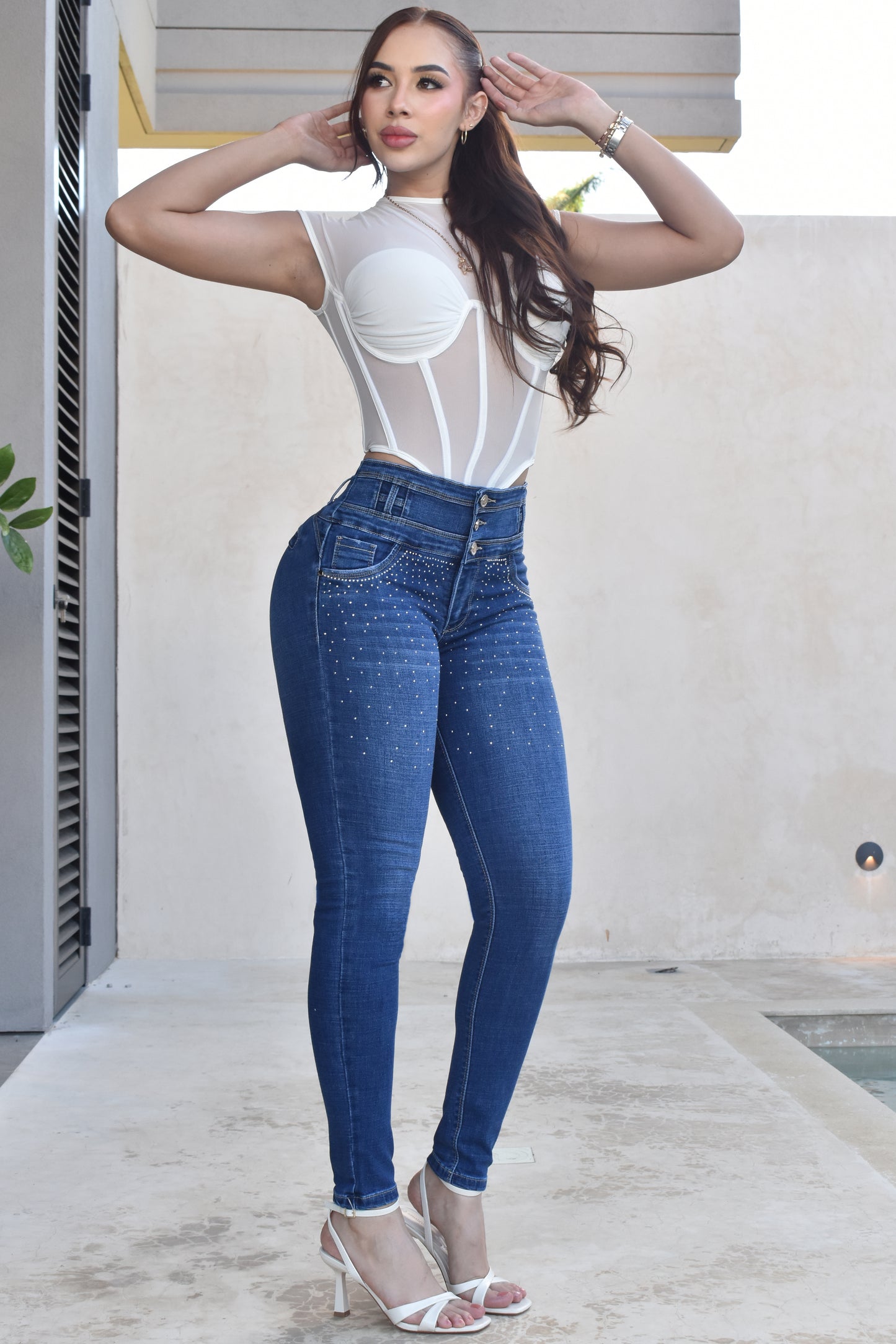 JEANS SKINNY CON PEDRERIA, LEVANTA COLA REF. B-254047