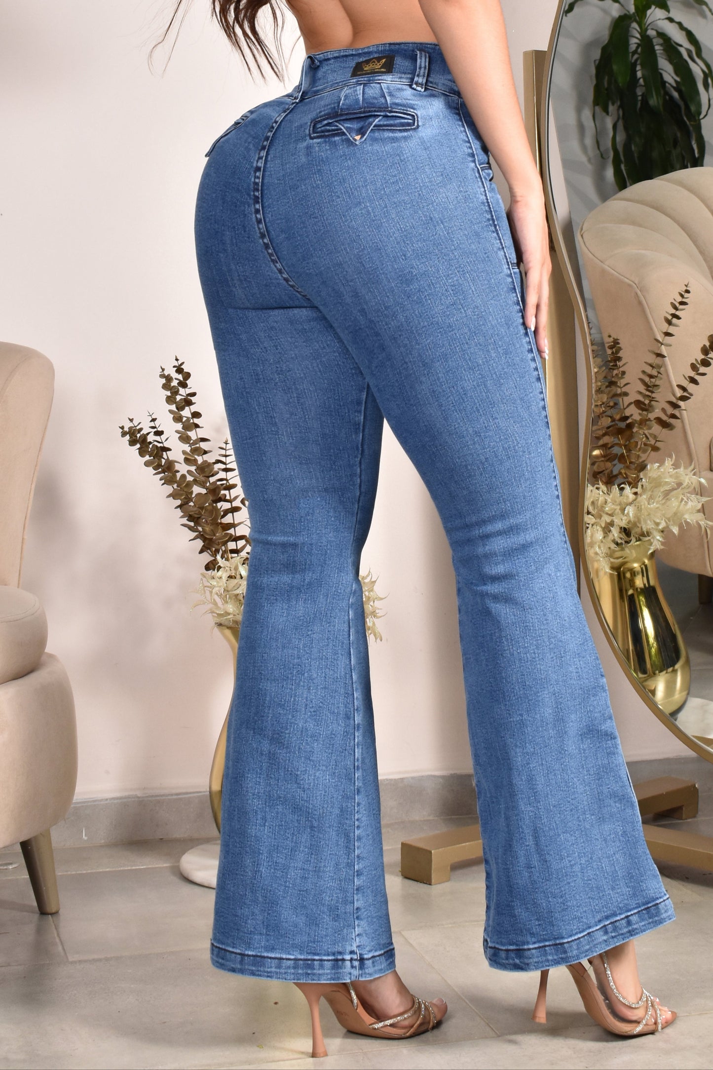 JEANS BOTA CAMPANA LEVANTA COLA REF. B-254028