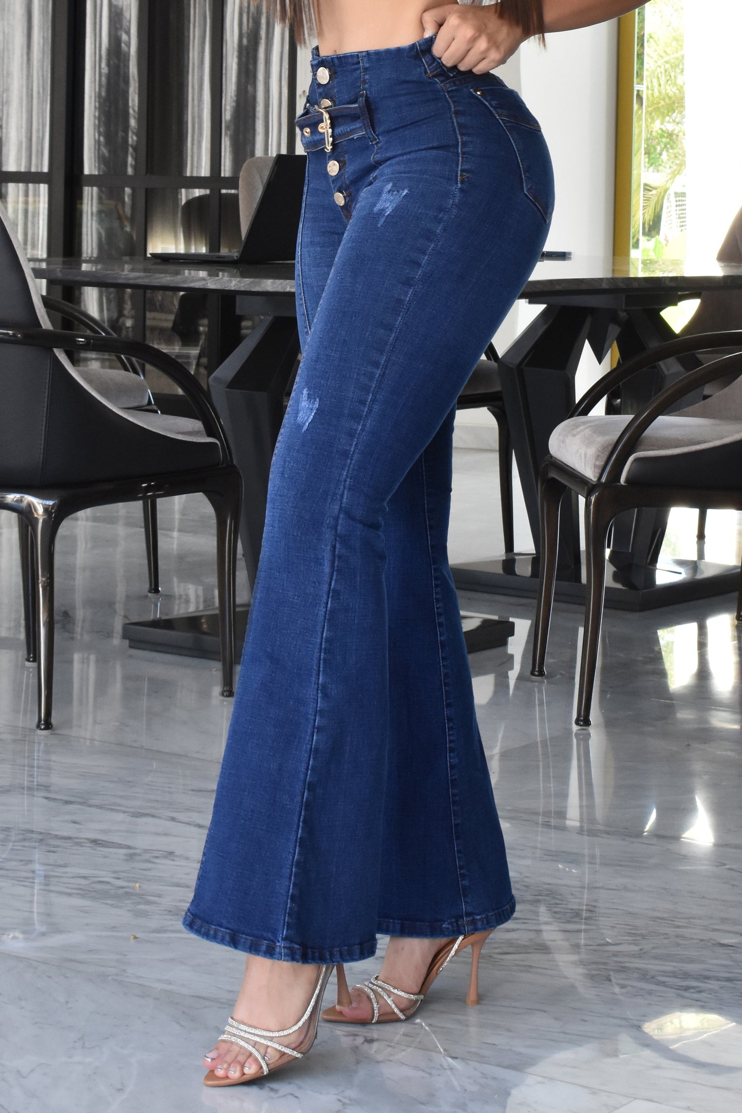 JEANS BOTA CAMPANA LEVANTA COLA REF. B-40793