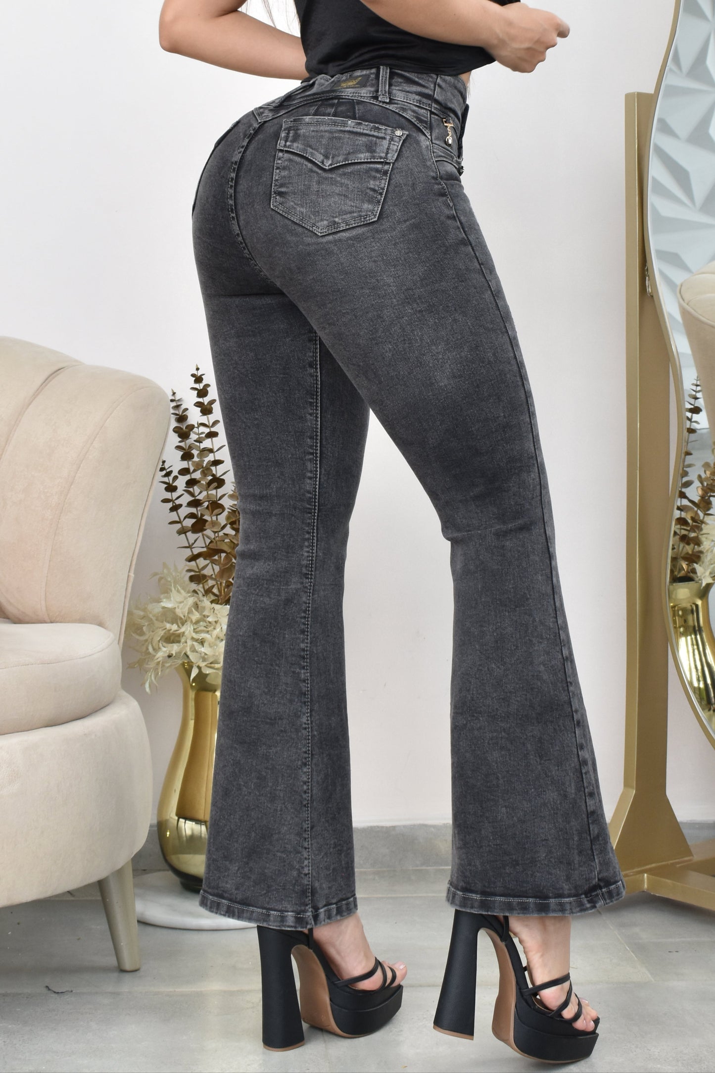 JEANS BOTA CAMPANA LEVANTA COLA REF. B-254038