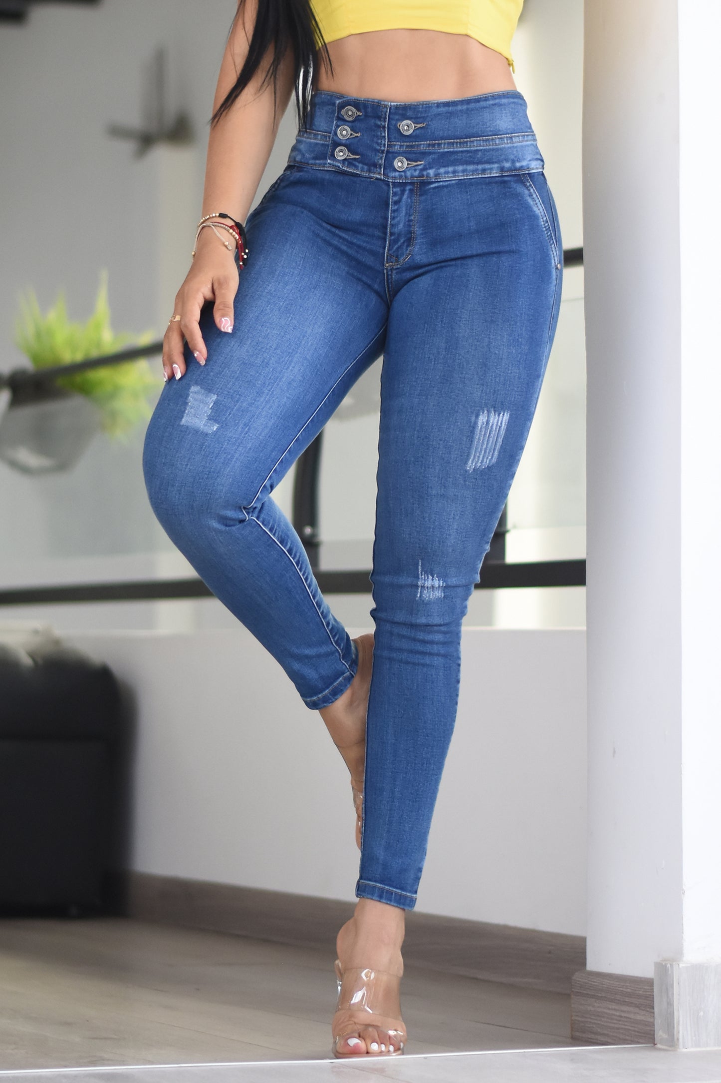 OUTLET CONTROL ABDOMEN LEVANTA COLA REF. B-40414