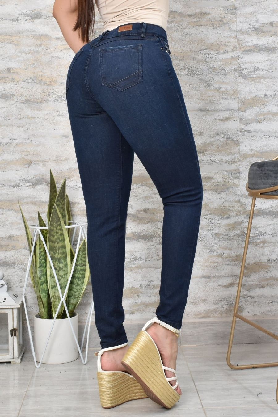 JEANS SKINNY CONTROL ABDOMEN LEVANTA COLA  REF. BK-40137