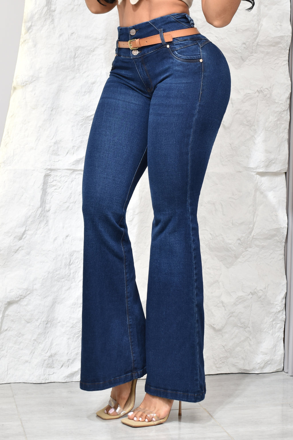 JEANS BOTA ANCHA (EXCLUSIVO), LEVANTA COLA REF. B-264055