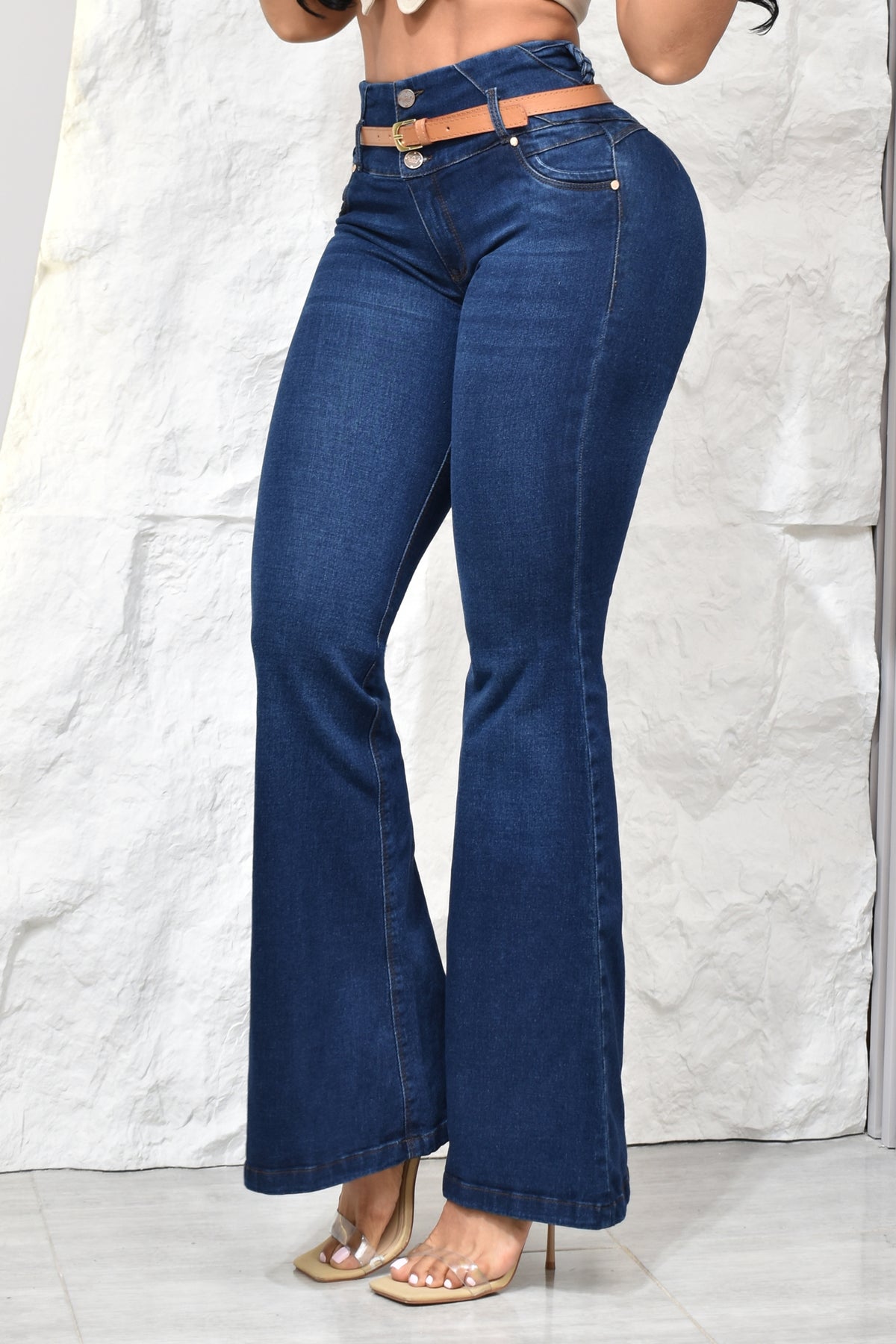 JEANS BOTA ANCHA (EXCLUSIVO), LEVANTA COLA REF. B-264055