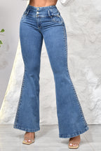 JEANS BOTA ANCHA (EXCLUSIVO), LEVANTA COLA REF. B-264059