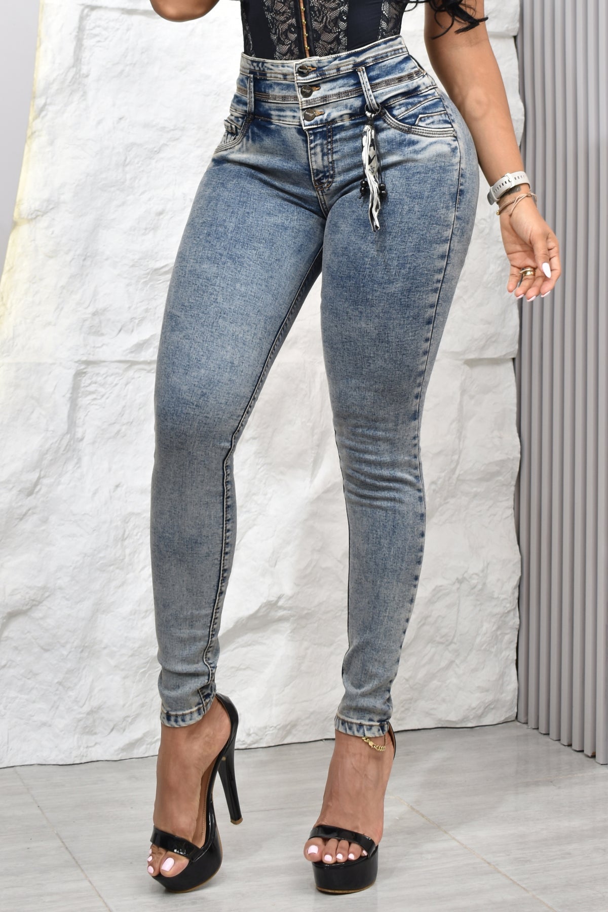JEANS SKINNY (EXCLUSIVO), LEVANTA COLA  REF. B264075