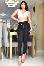 PANTALON SKINNY COLOR NEGRO LEVANTA COLA REF. B-40666
