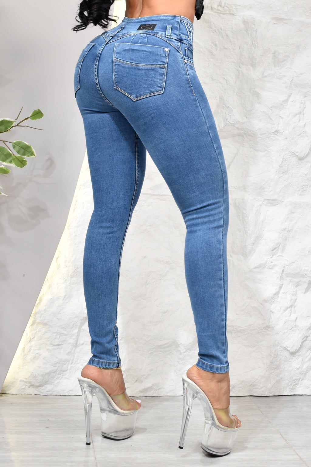 JEANS SKINNY (EXCLUSIVO), LEVANTA COLA  REF. B264076