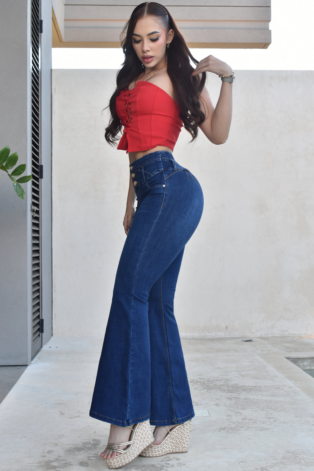JEANS BOTA ANCHA LEVANTA COLA  REF. B-254061