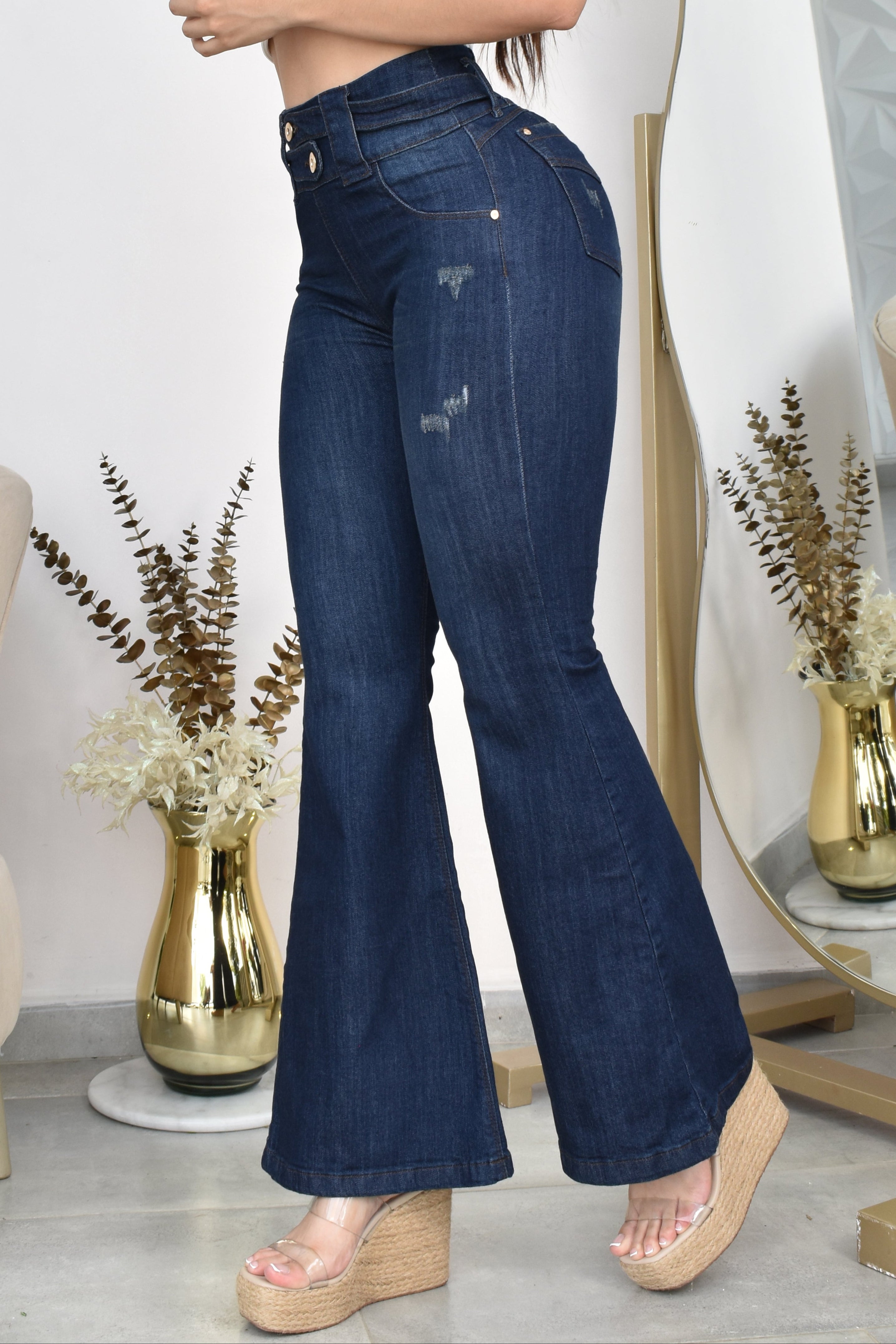 JEANS BOTA ANCHA LEVANTA COLA  REF. B-254029