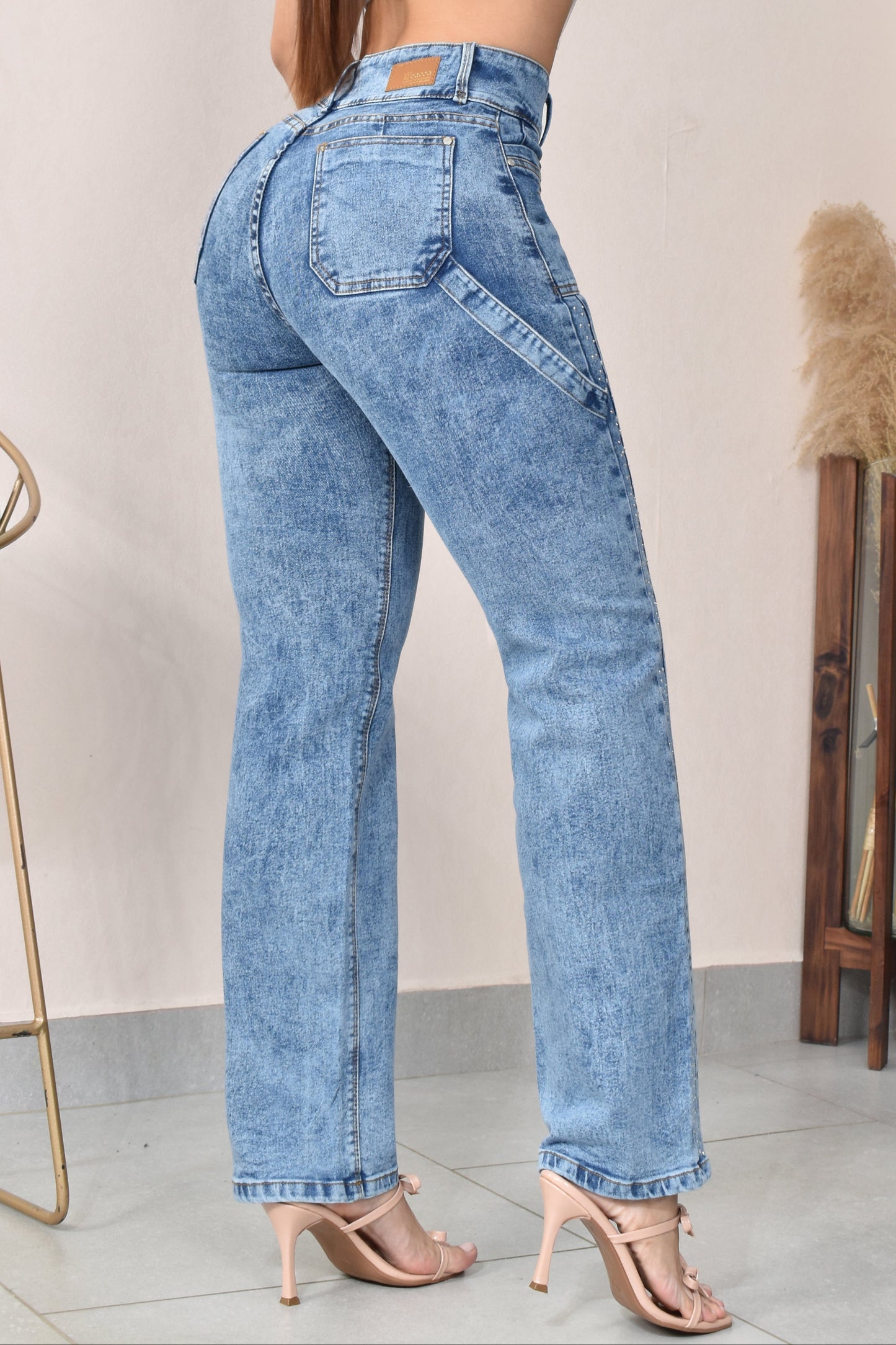 JEANS BOTA RECTA LEVANTA COLA  REF. B-254067