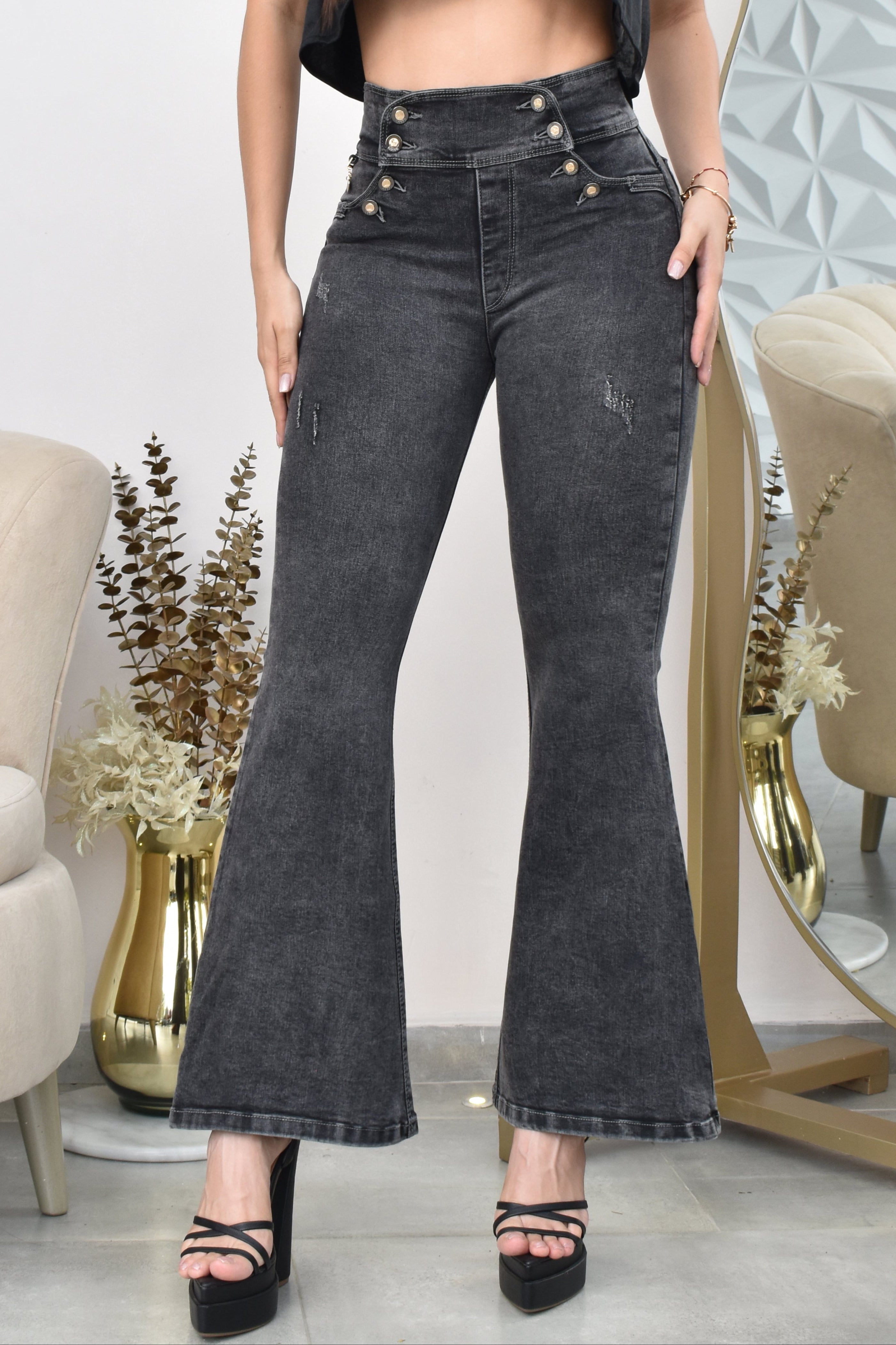 JEANS BOTA ANCHA LEVANTA COLA  REF. B-254038