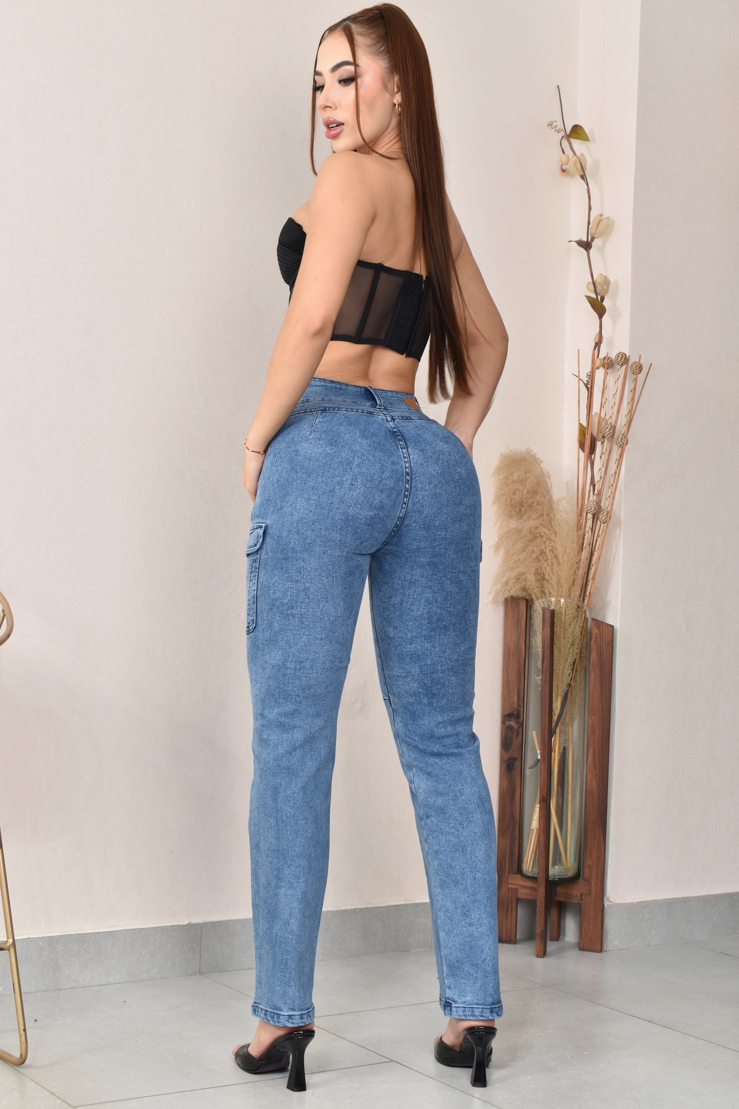 JEANS BOTA RECTA LEVANTA COLA  REF. B-254069