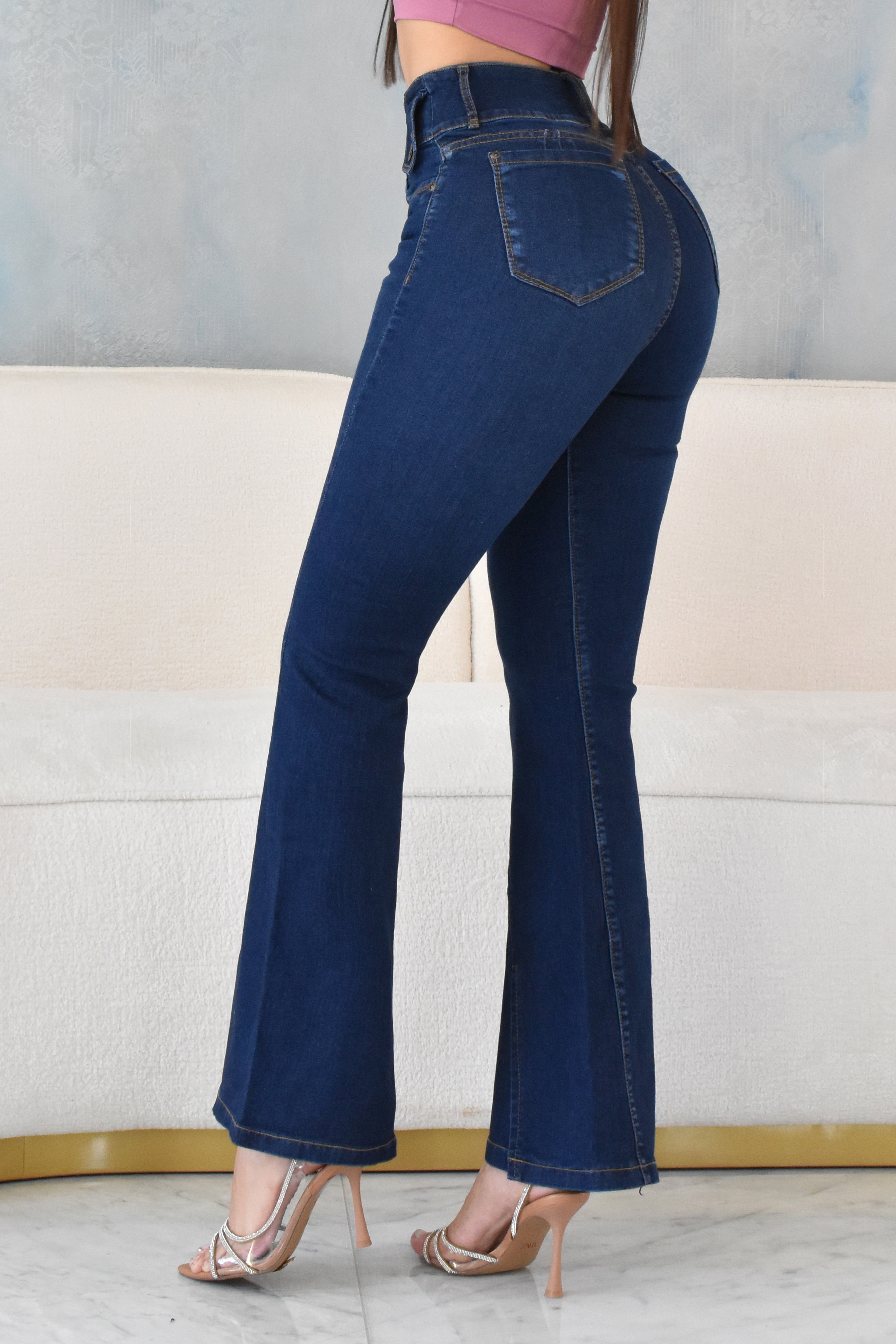 JEANS BOTA ANCHA LEVANTA COLA REF. B-40713
