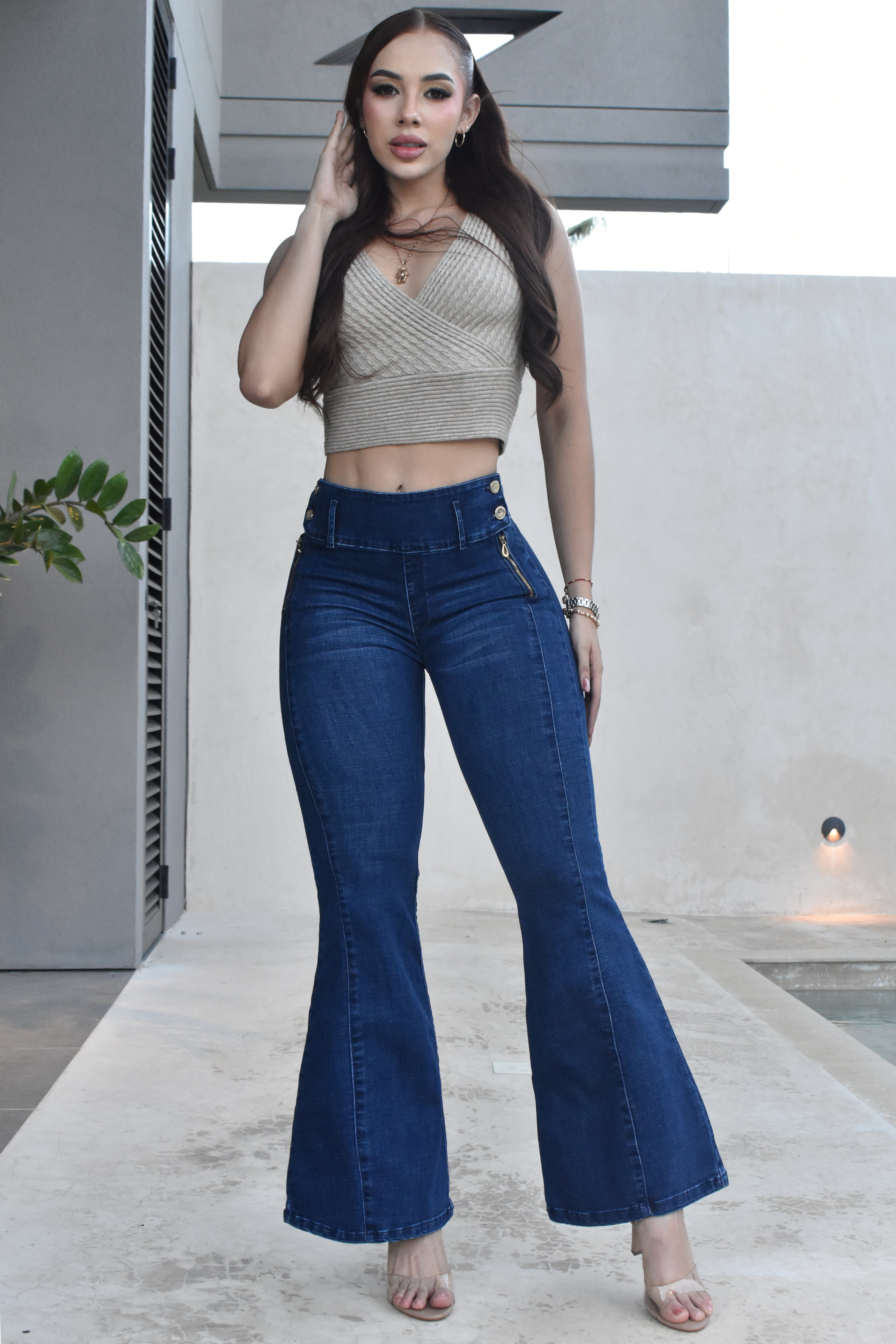 JEANS BOTA ANCHA LEVANTA COLA  REF. B-254064