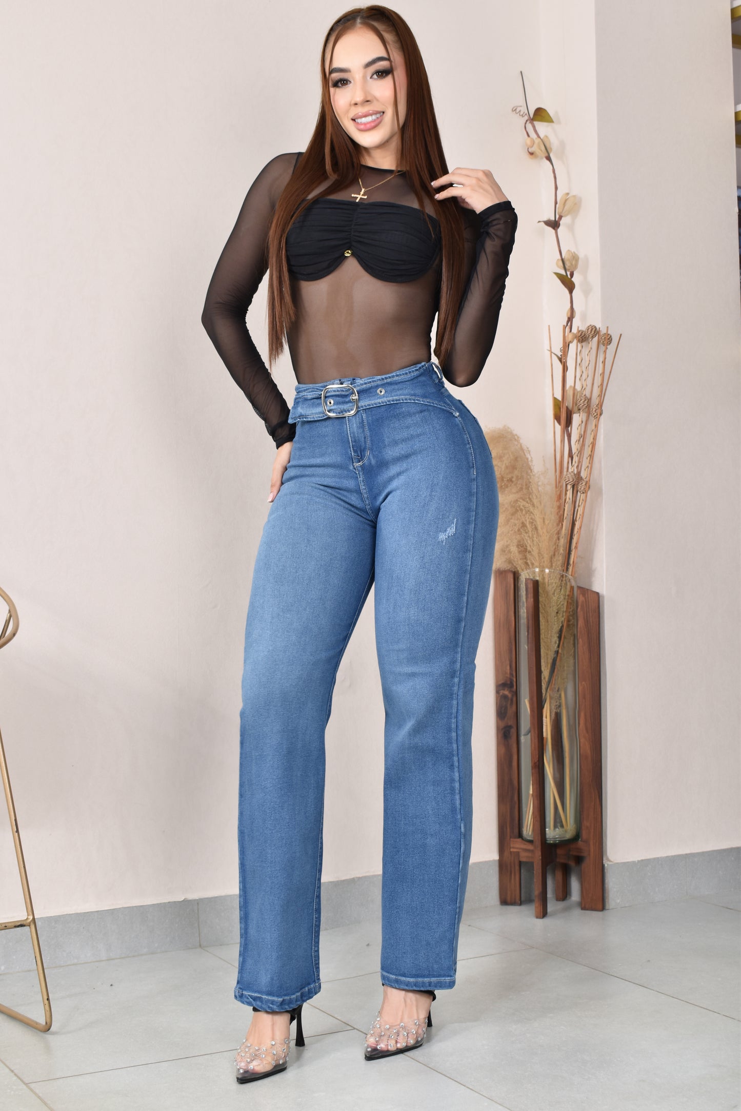 JEANS BOTA RECTA LEVANTA COLA  REF. B-254068