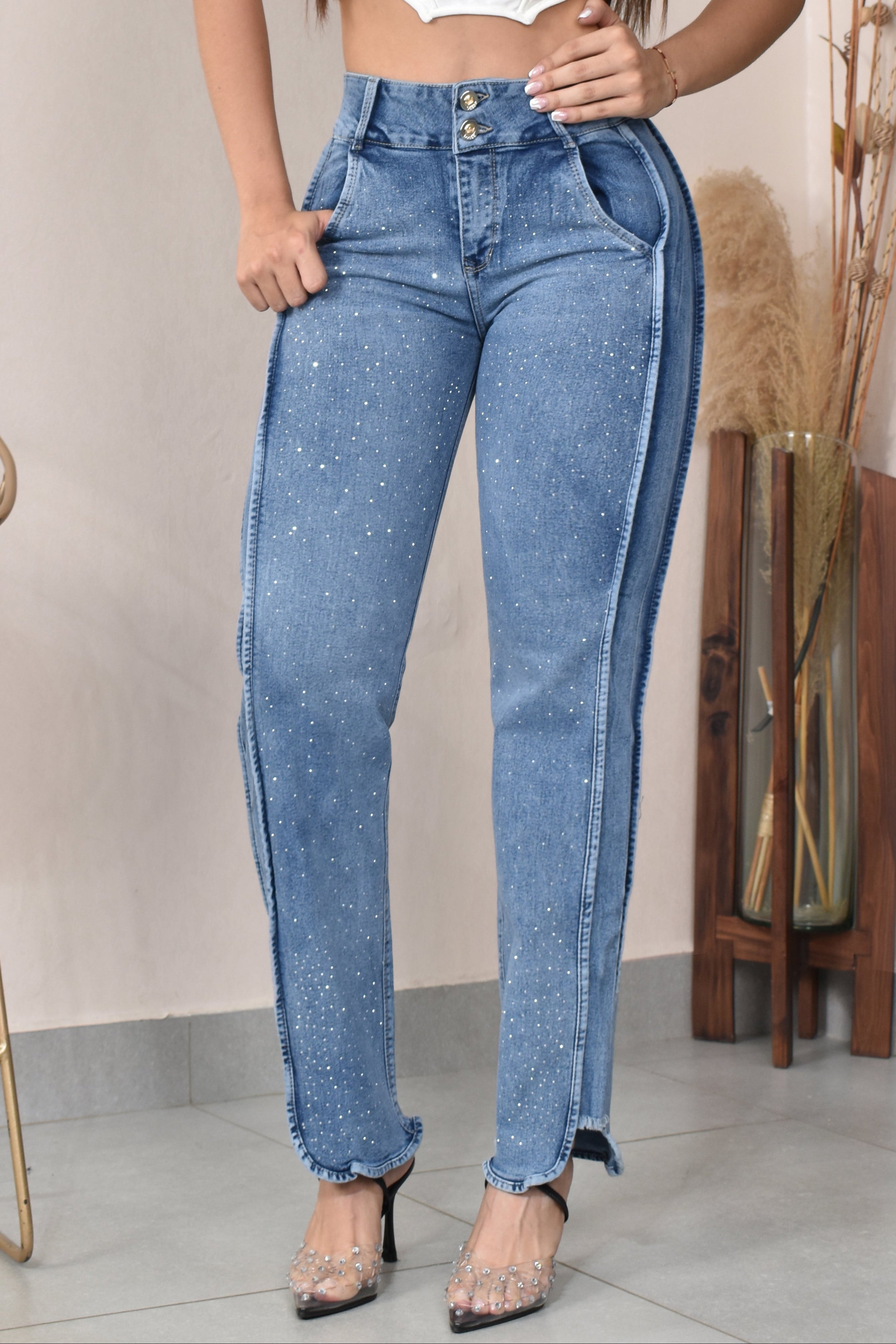 JEANS BOTA RECTA LEVANTA COLA  REF. B-254065