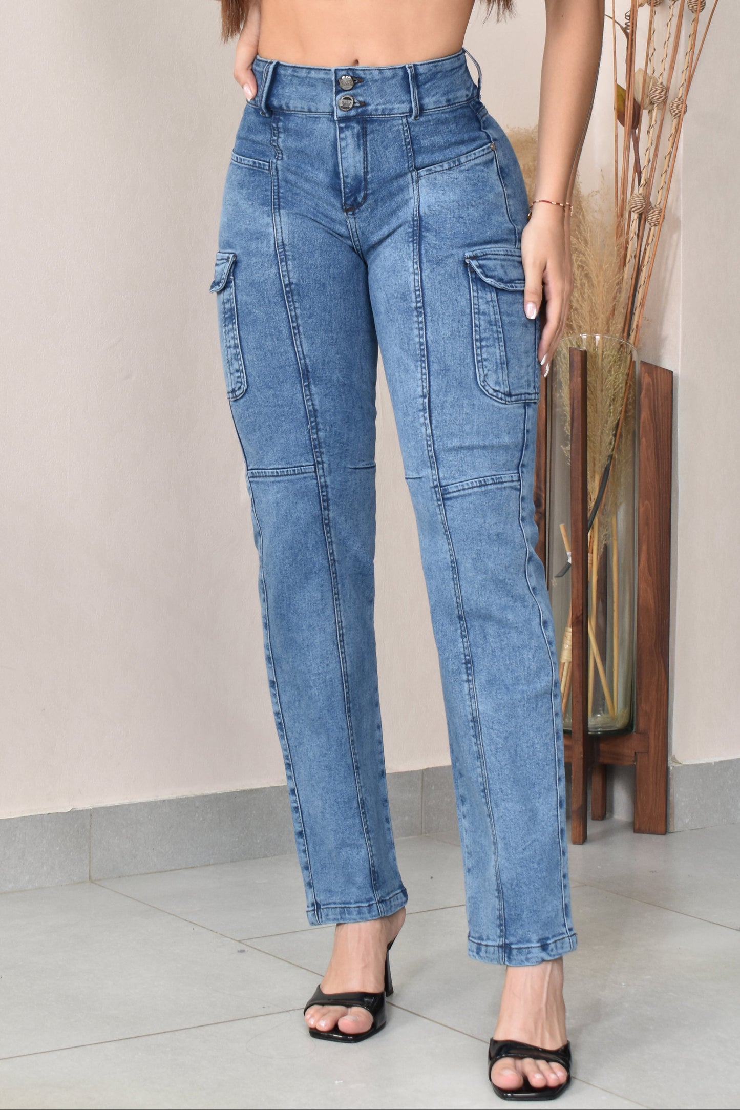 JEANS BOTA RECTA LEVANTA COLA  REF. B-254069