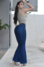 JEANS BOTA ANCHA LEVANTA COLA  REF. B-254064