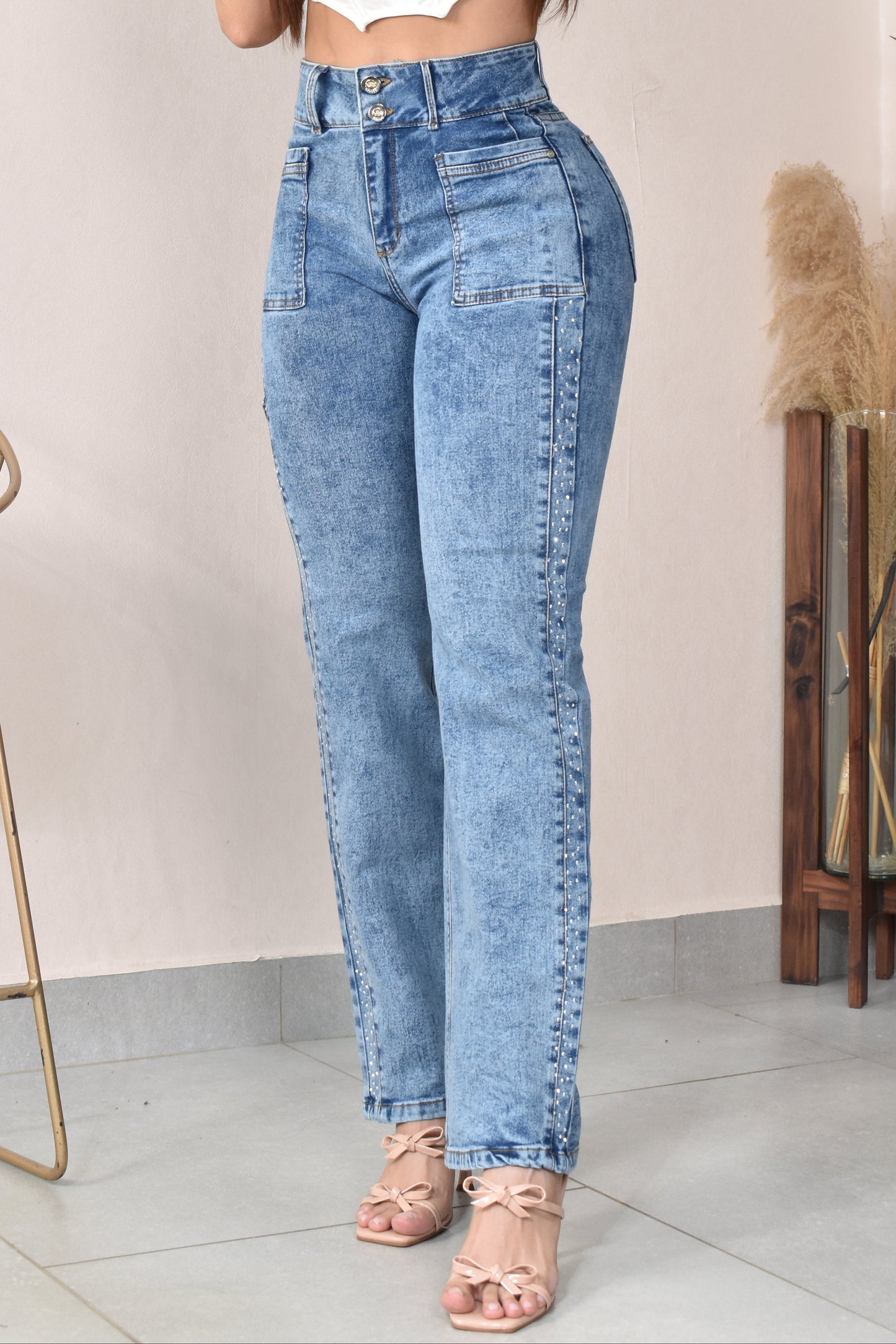 JEANS BOTA RECTA LEVANTA COLA  REF. B-254067