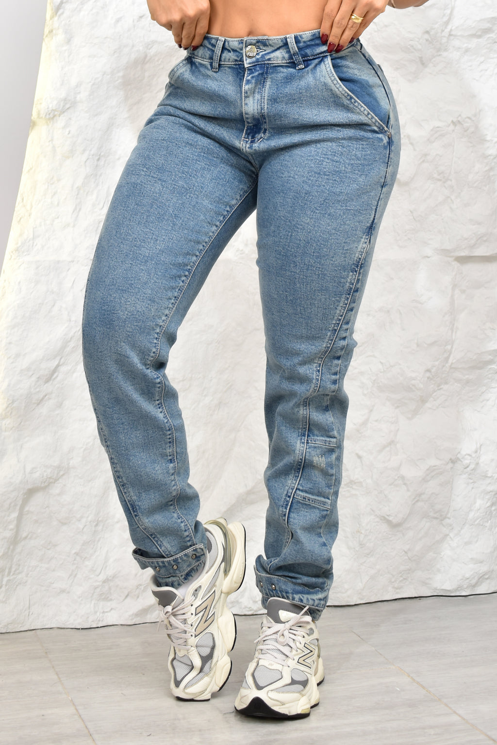 JEANS MOMFIT MOLDEADOR REF. B264025